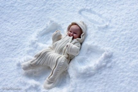 snow-angel-baby-photoshoot.jpg