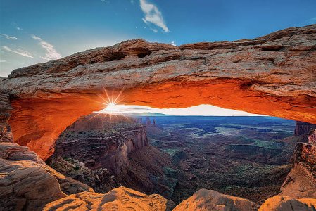 sunrise-at-mesa-arch-michael-zheng.jpg