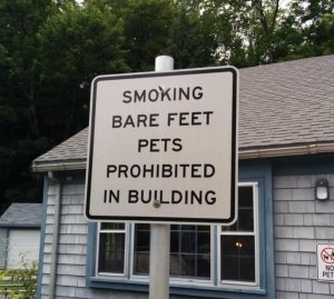 stupid-signs-7.jpg