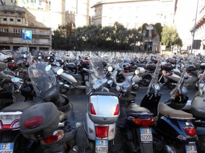 Genoa scooters.JPG