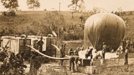 civil-war-balloons-gettyimages-90018520.jpg