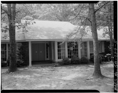 jimmy-carter-house-209-woodland-drive-plains-sumter-county-ga-8e2880-1600.jpg