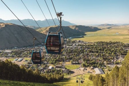 home-things-to-do-in-jackson-hole-scenic-gandola-rides.jpg