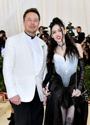 1_Elon-Musk-Grimes (1).jpg