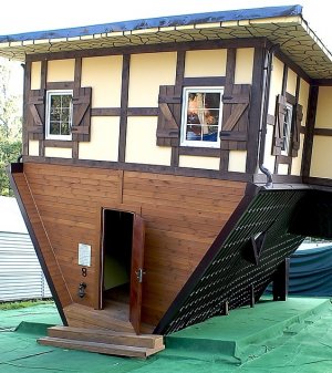 upsidedownhouse.jpg