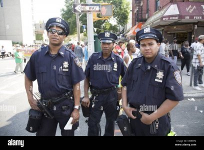 nypd-auxiliary-police-officers-working-a-parade-in-crown-heights-brooklyn-CWRRF2.jpg