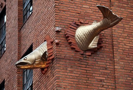 SalmonSculpturePortlandOregon.jpg