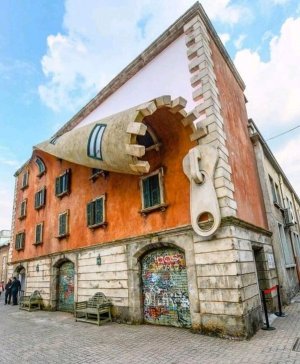 zipper bldg.jpg