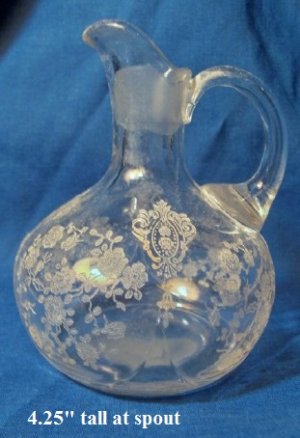 Cambridge 'Rose Point' cruet .jpg
