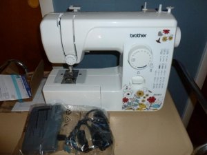 sewing machine (800x600).jpg