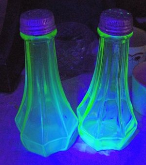 hazel atlas shakers3.jpg