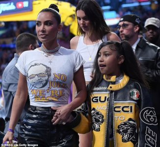 70948317-12080585-Homage_Kim_Kardashian_paid_tribute_to_iconic_actor_Jack_Nicholso-a-81_168400...jpg