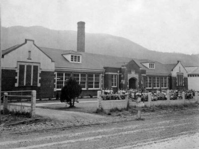 13-The-New-Glenoma-School-1463093172.jpg