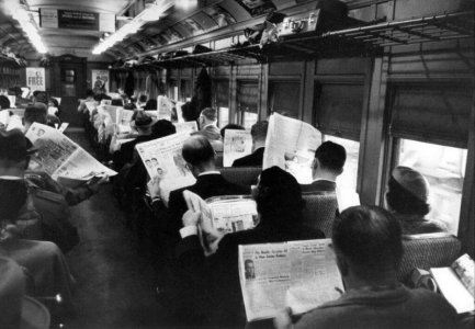 people-reading-newspapers-12.jpg