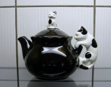 e7f92d6eb83a1542886848a6c4f251b1--tea-pots.jpg