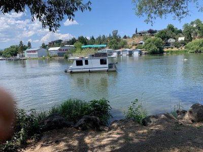 house boat.jpg