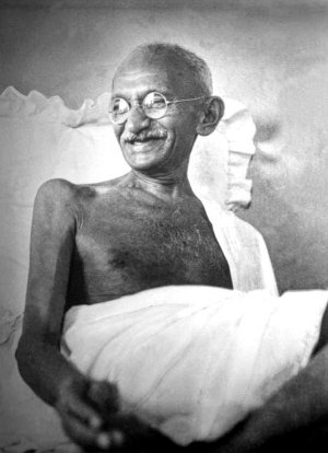 Gandhi_smiling_1942 (1).jpg