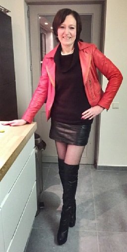 leather miniskirt.jpg leather miniskirt.jpg