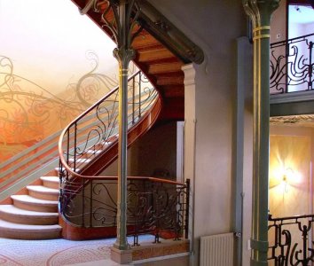 1024px-Tassel_House_stairway.jpg