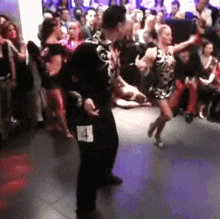 disco-dancing-spinning.gif