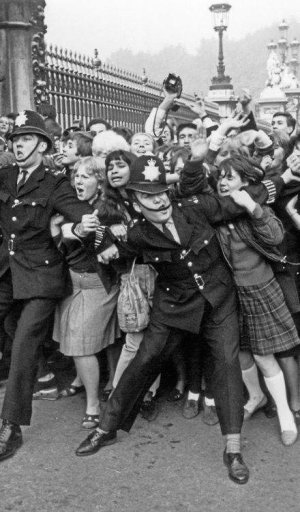 beatle mania london 1965.jpg