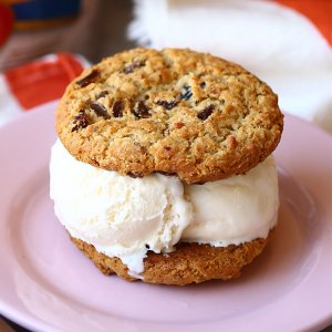 vanishing-oatmeal-raisin-cookie-ice-cream-sandwiches-related-recipe.jpg