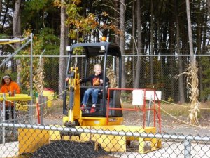justin in digger (800x600).jpg
