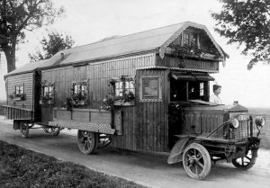 1922c motor home.jpg