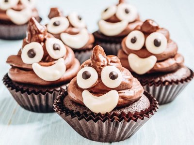 Poop-cake.jpg