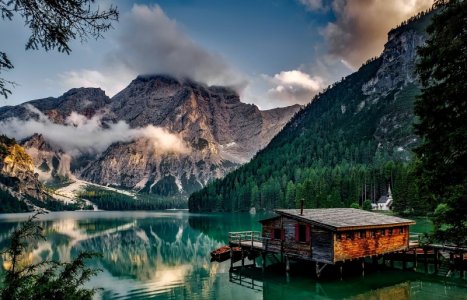 mountains-cabin.jpg