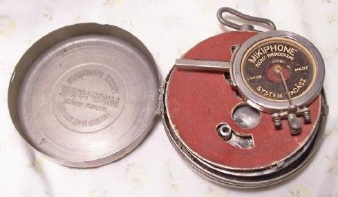 portable phonograph2.jpg