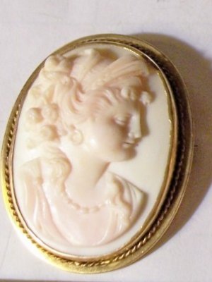 cameo Hilda1.jpg cameo Hilda1.jpg
