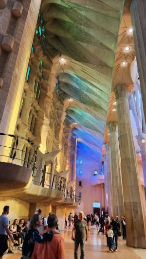 sagrada familia 4.jpeg sagrada familia 4.jpeg