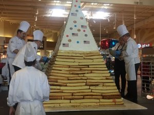 pyramidcake.jpg