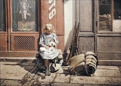 first-color-photos-vintage-old-autochrome-lumiere-auguste-louis-593e56e079d3d__880.jpg