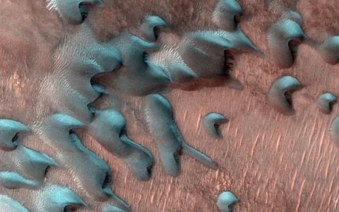 frostdunesonmars.jpg
