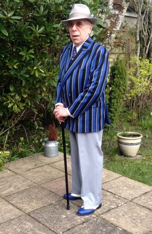 Blue blazer 001.JPG
