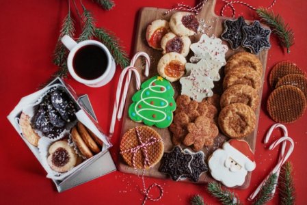 CookiesRed_Wide-Resized-1024x684.jpg