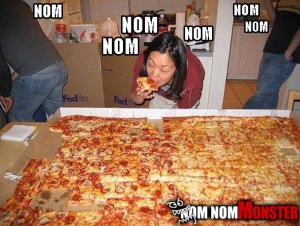 012010-huge-pizza-nom.jpg