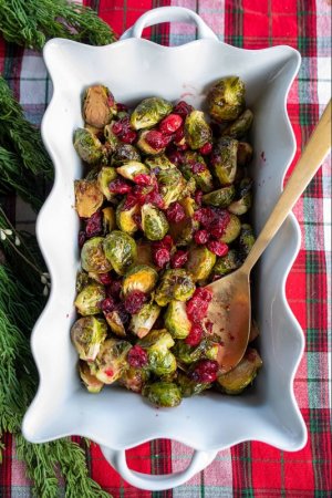 Roasted-Brussels-Sprouts-with-Cranberries-6[1].jpg