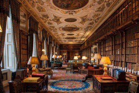 chatsworth house library 02.jpg