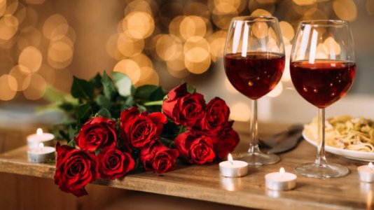 dinnerwineglowers.jpg