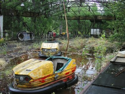abandonedbumpercarride.jpg