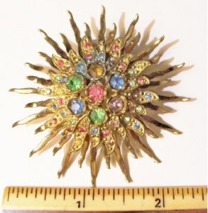 brooch1.jpg