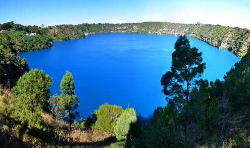 bluelake.mountgambier.australia.jpg