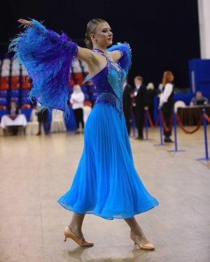 blue dress1.jpg