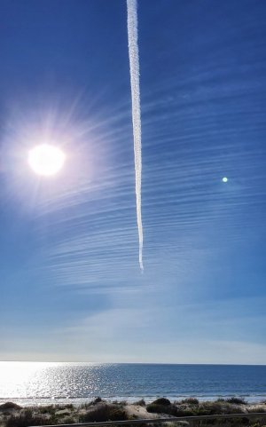 jet trail.jpg