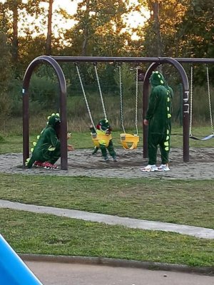 familydinostogether.jpg
