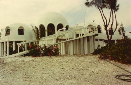 caperomanodomes-1built.jpg