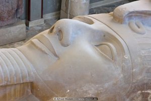 15%20Limestone%20statue%20of%20Ramses%20II.jpg